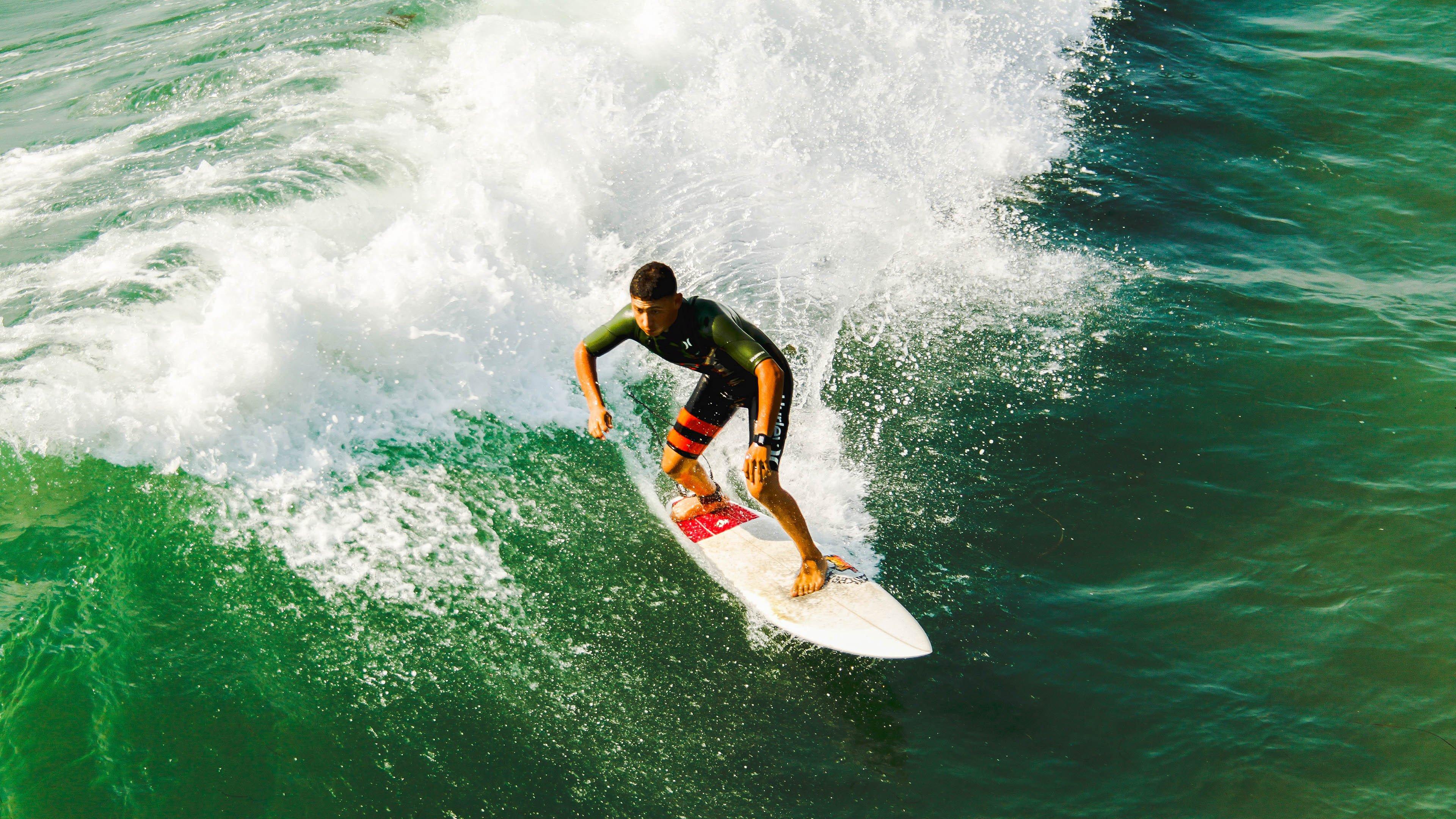 德甲巅峰战！红牛主场七连胜气势如虹，药厂客场强势出击欲破金身